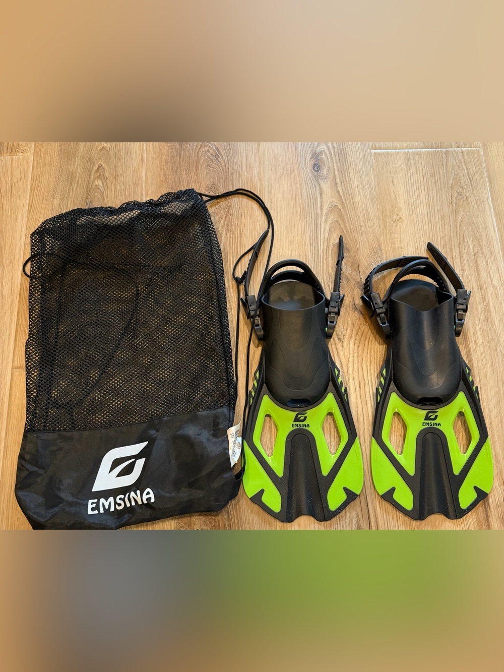 Kids short travel size swim fins XS 32-36
